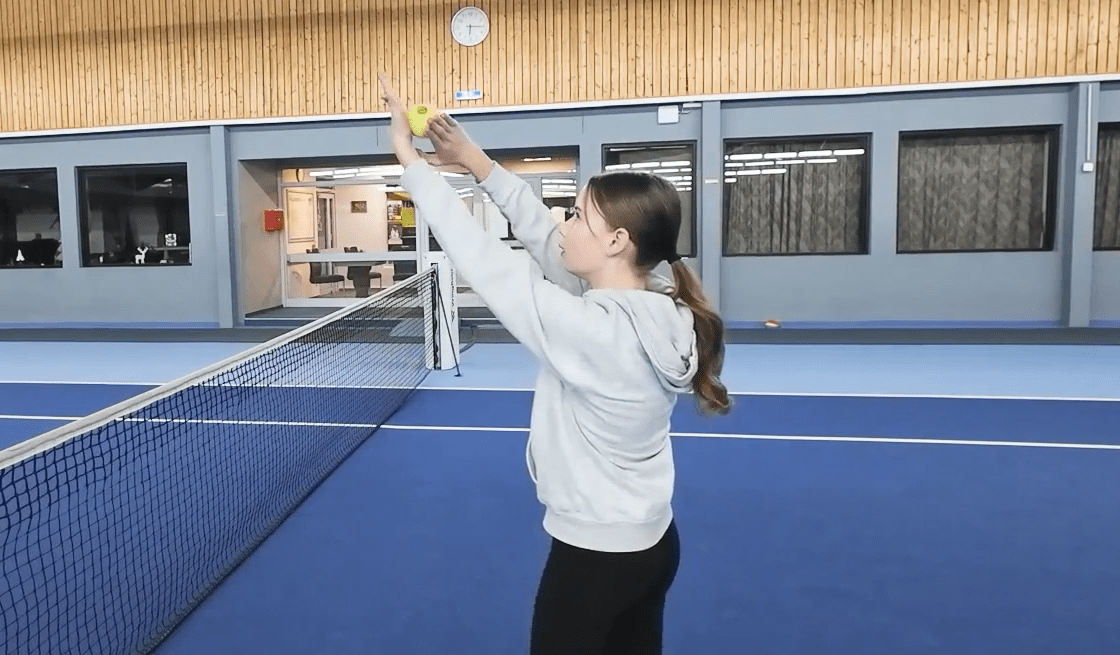 Understanding the movement: The palm is used as a “ramp,”